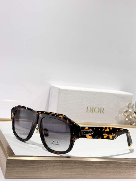 Picture of Dior Sunglasses _SKUfw76299516fw
